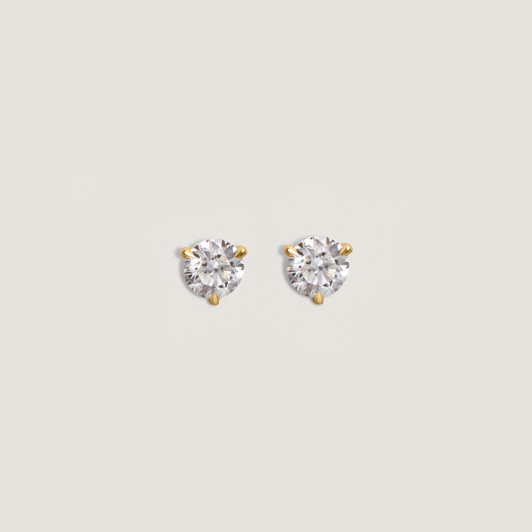 June Round Stud Earrings Diamond