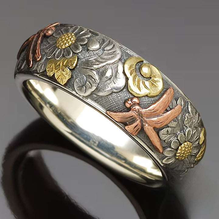 Vintage Dragonfly Meadow Band Ring