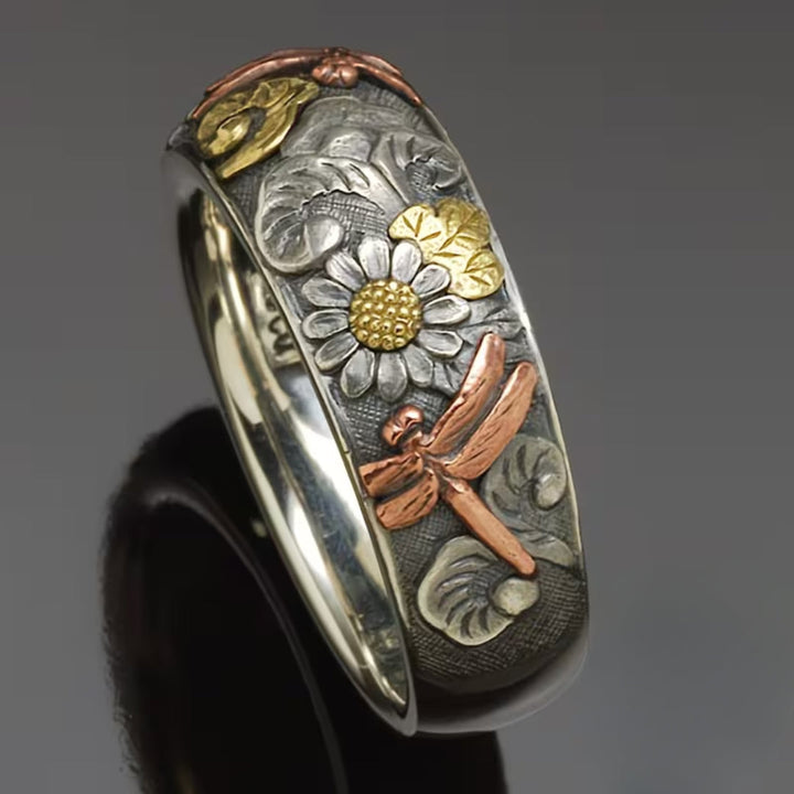 Vintage Dragonfly Meadow Band Ring