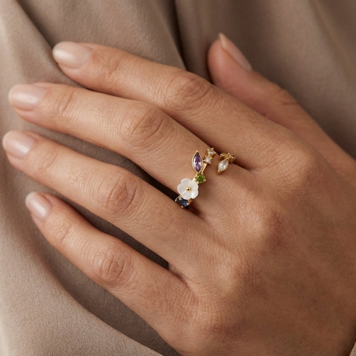 Crystal White Blossom Ring Gold