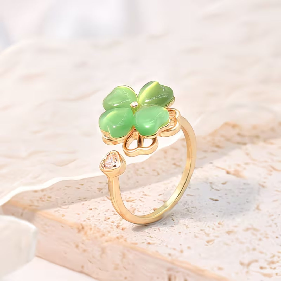 Lucky Green Clover Heart Ring