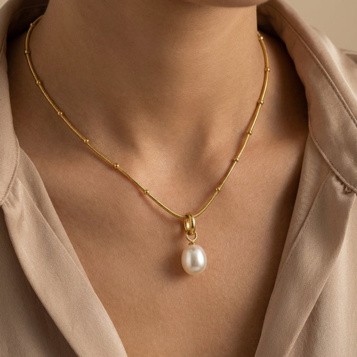 Isola Pearl Pendant Necklace