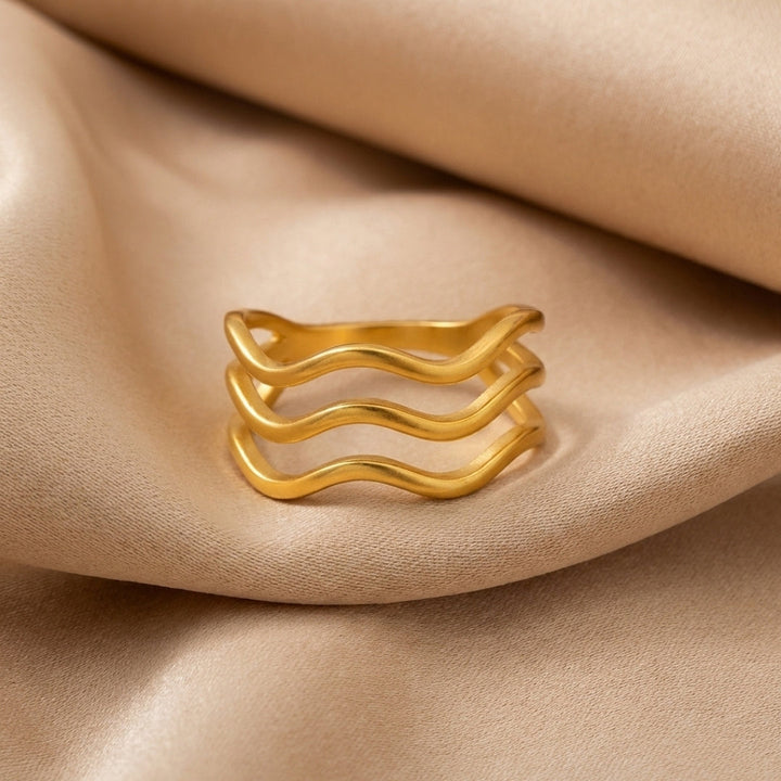 Wave Trio Ring