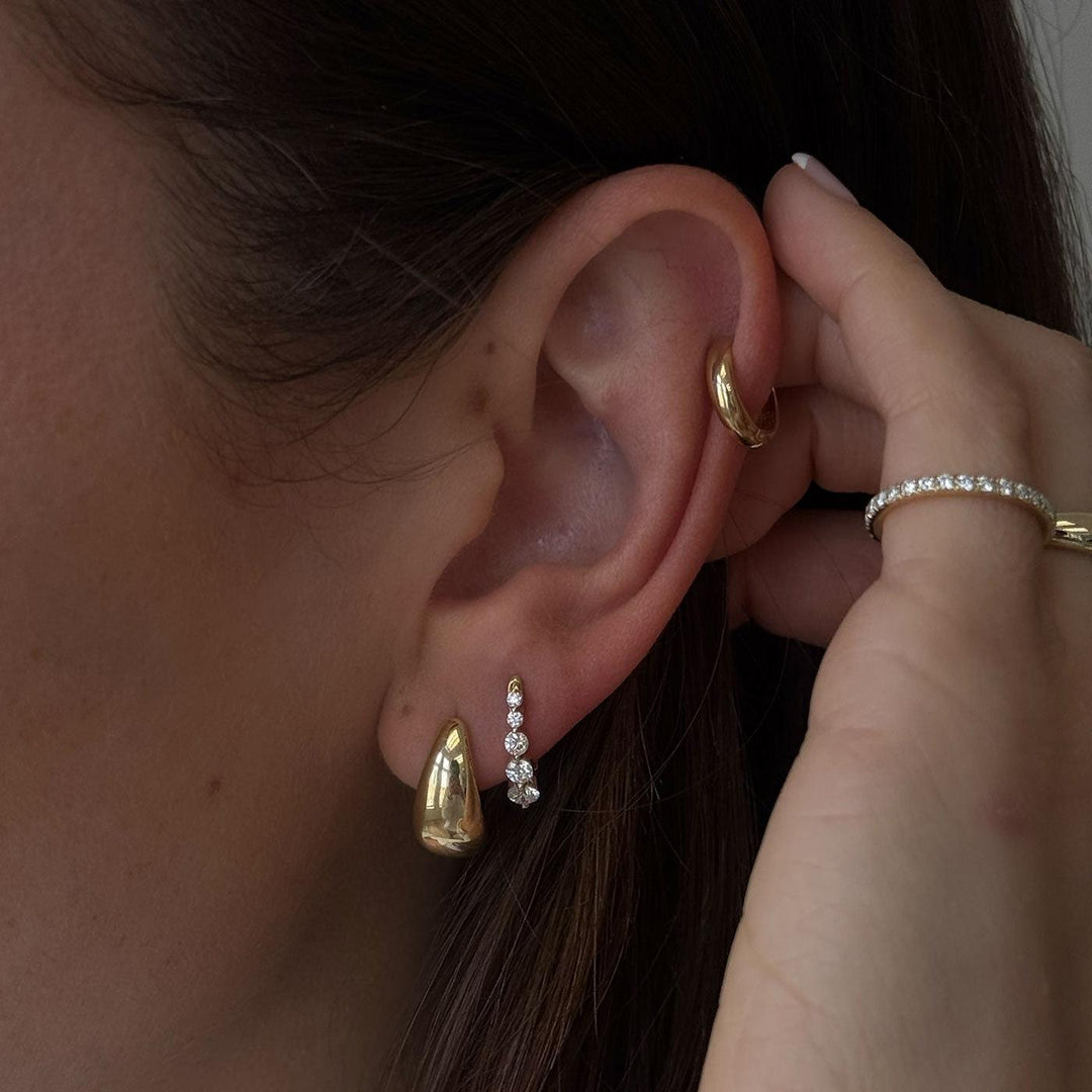 Graduated Huggie Earrings Diamond