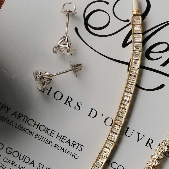 June Round Stud Earrings Diamond