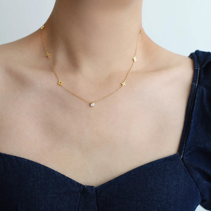 Carrie® Clover Chain