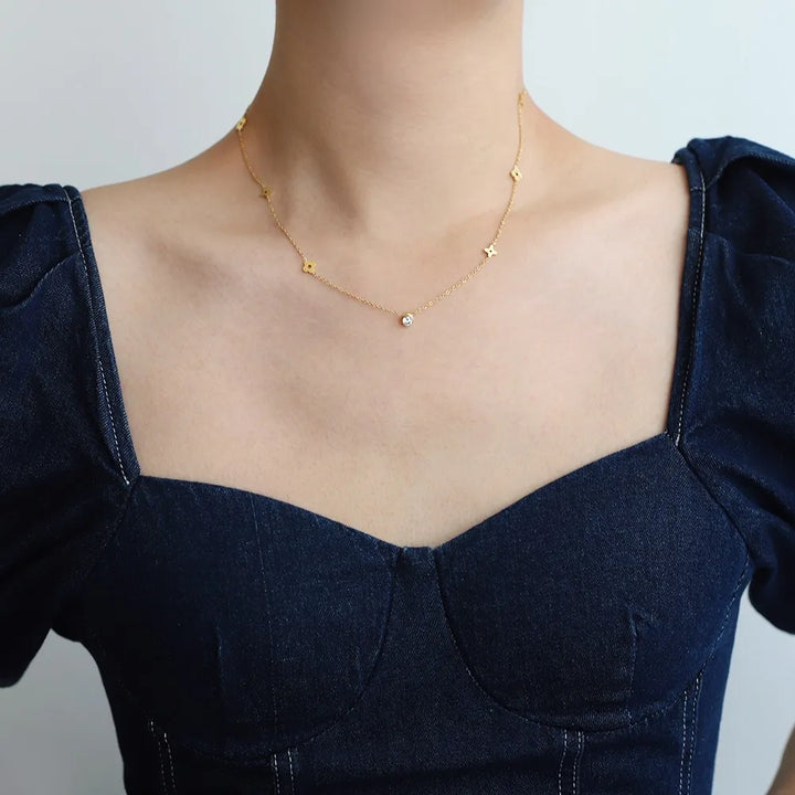 Carrie® Clover Chain