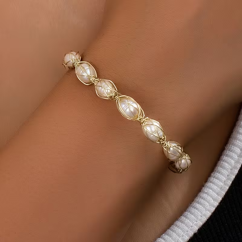 Wire Pearl Braelet