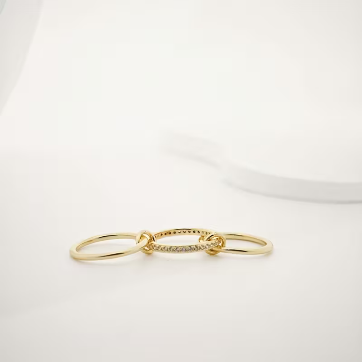 Intertwined Trinity Ring