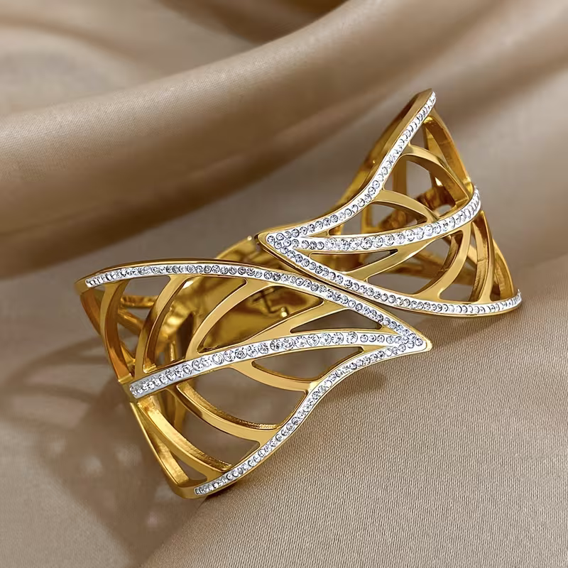Radiant Leaf Lattice Bracelet