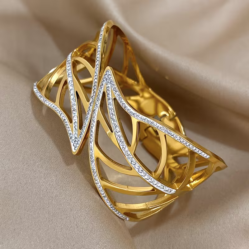 Radiant Leaf Lattice Bracelet