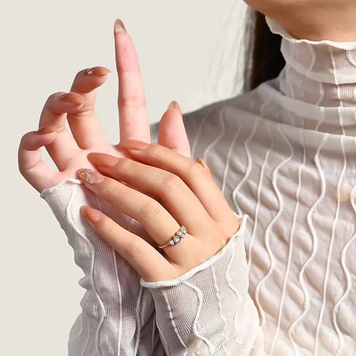 Luxury Golden Crystal Teardrop Ring