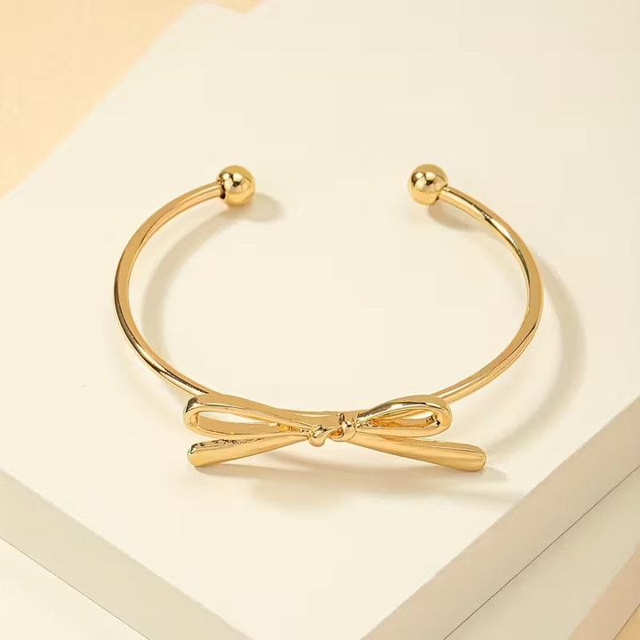 Vintage Gold Bow Open Bracelet