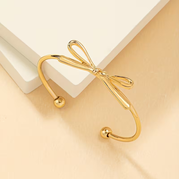 Vintage Gold Bow Open Bracelet