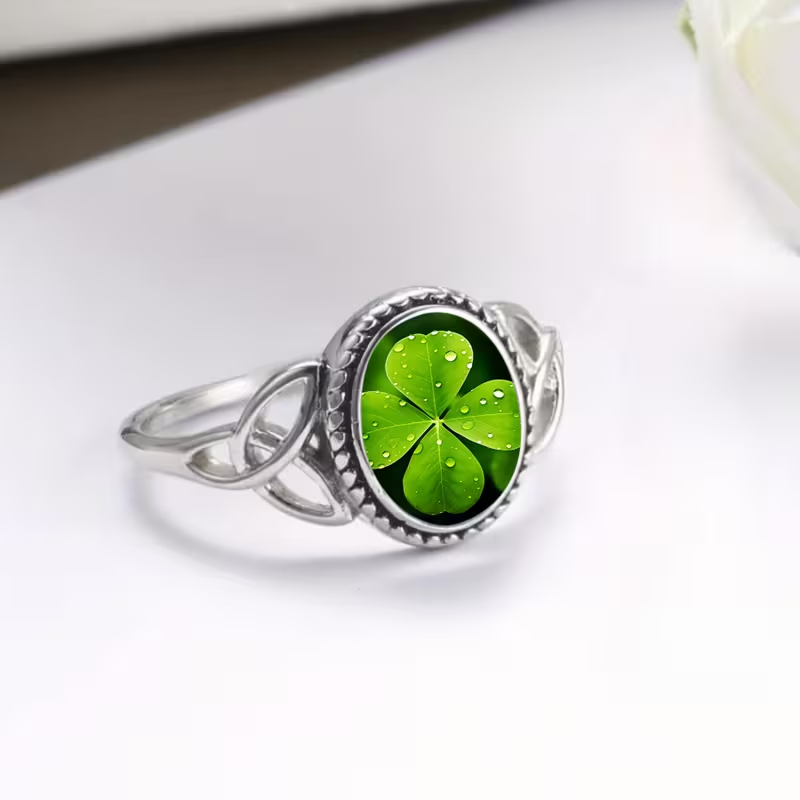 Green Clover Seal Silver Ring
