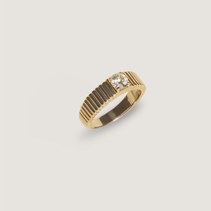Solis Ribbed Ring Round Diamond 0.5 Carat